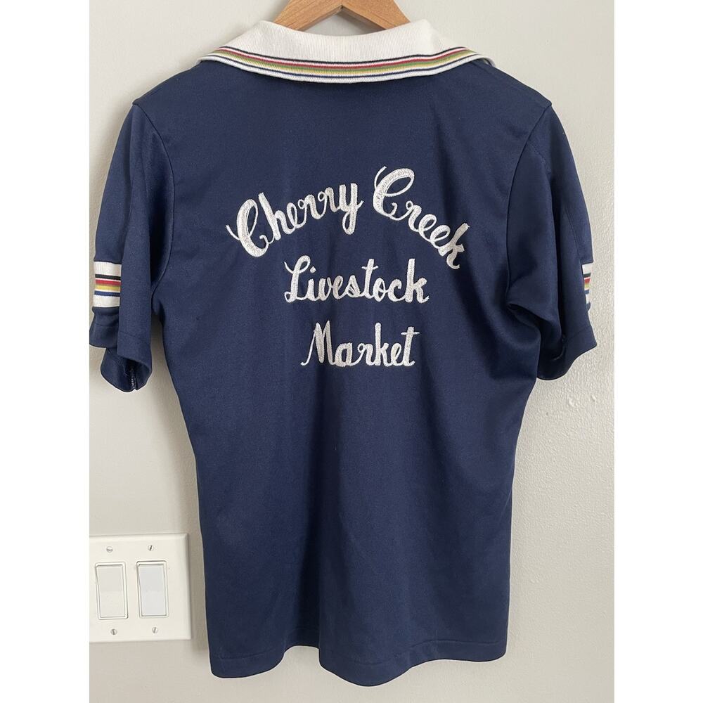 Vintage Hilton Bowling Shirt Chain Stitch Cherry Creek Livestock Market Sz M USA